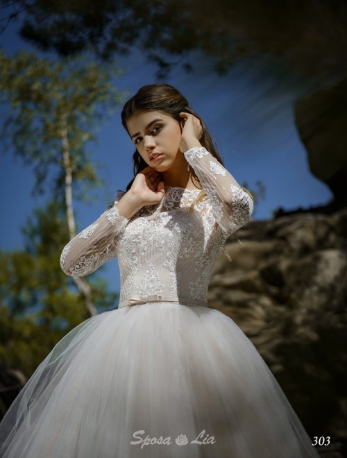 https://www.sposa-lia.com/images/stories/virtuemart/product/303      (2).jpg